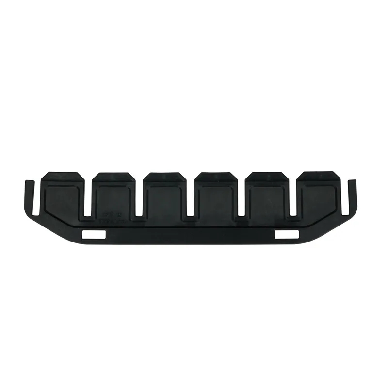 What is the function of the Middle Yarn Dividing Frame for Warp Stop Spacer Seat